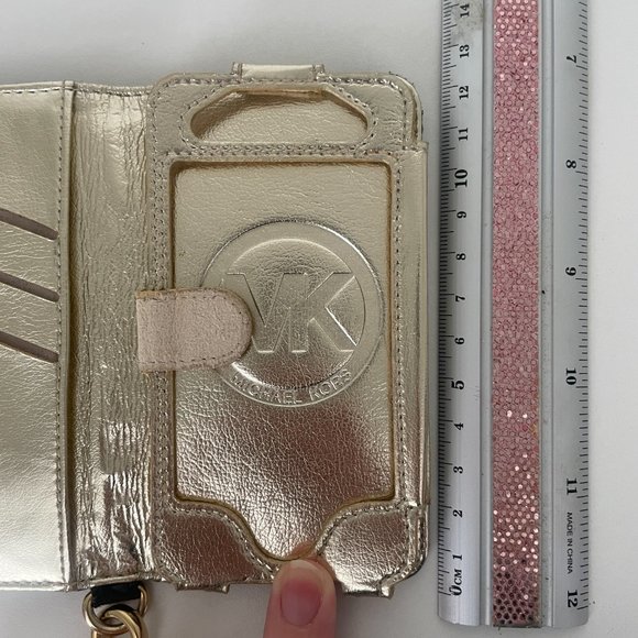 MICHAEL KORS Black Croc/Snake Mini Phone Wallet w/ Gold-tone Interior & Hardware - Picture 5 of 6